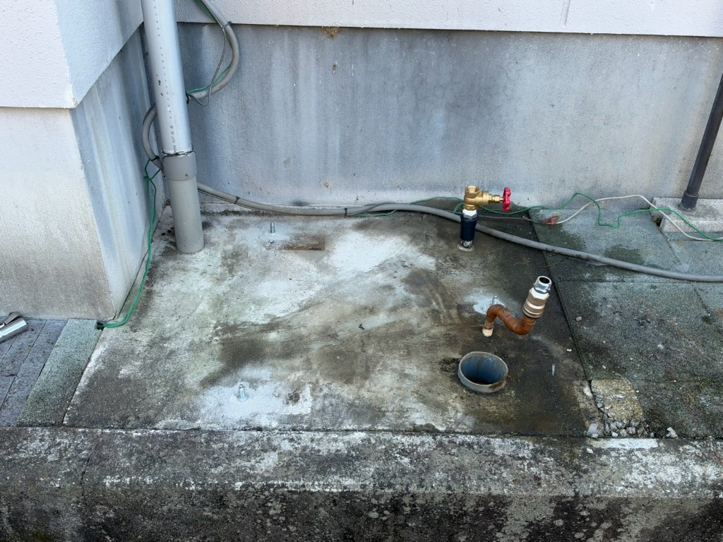 日立エコキュートへの交換工事（施工中）